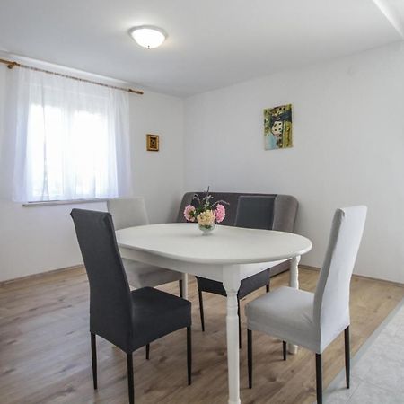 Apartment Tosca With Parking Rovinj Exterior photo