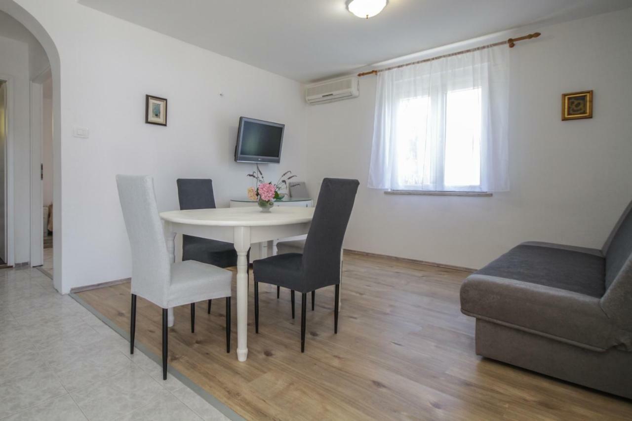 Apartment Tosca With Parking Rovinj Exterior photo